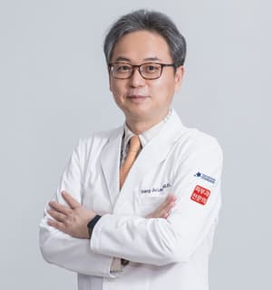 Mediso Consumer News Piercing Ear Keloid Causes Laser Removal